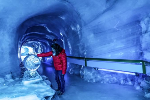 Photo of the ice caves